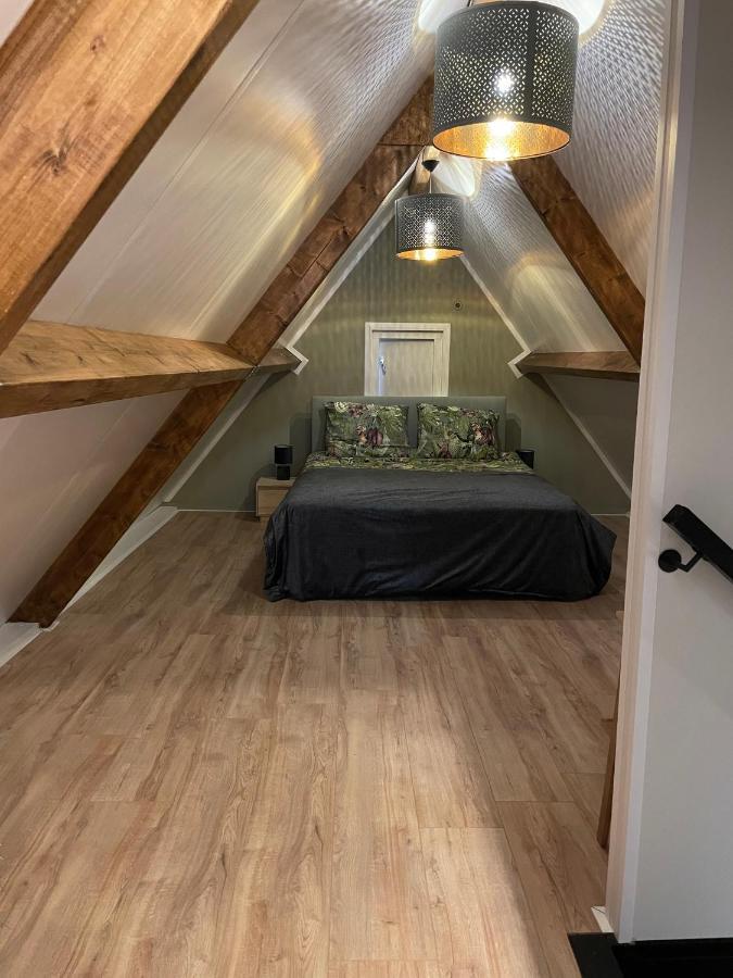 De Heerlykheid Wemeldinge, Vlak Bij Strand En Bos, Ruime Vakantiewoning Met Eigen Patio In De Karakteristieke Dorpsstraat Ngoại thất bức ảnh